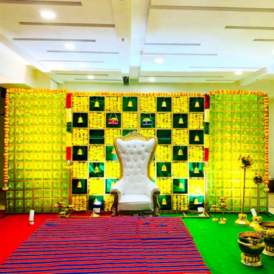 Lattice & Bell Festive Backdrop