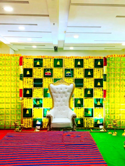 Lattice & Bell Festive Backdrop